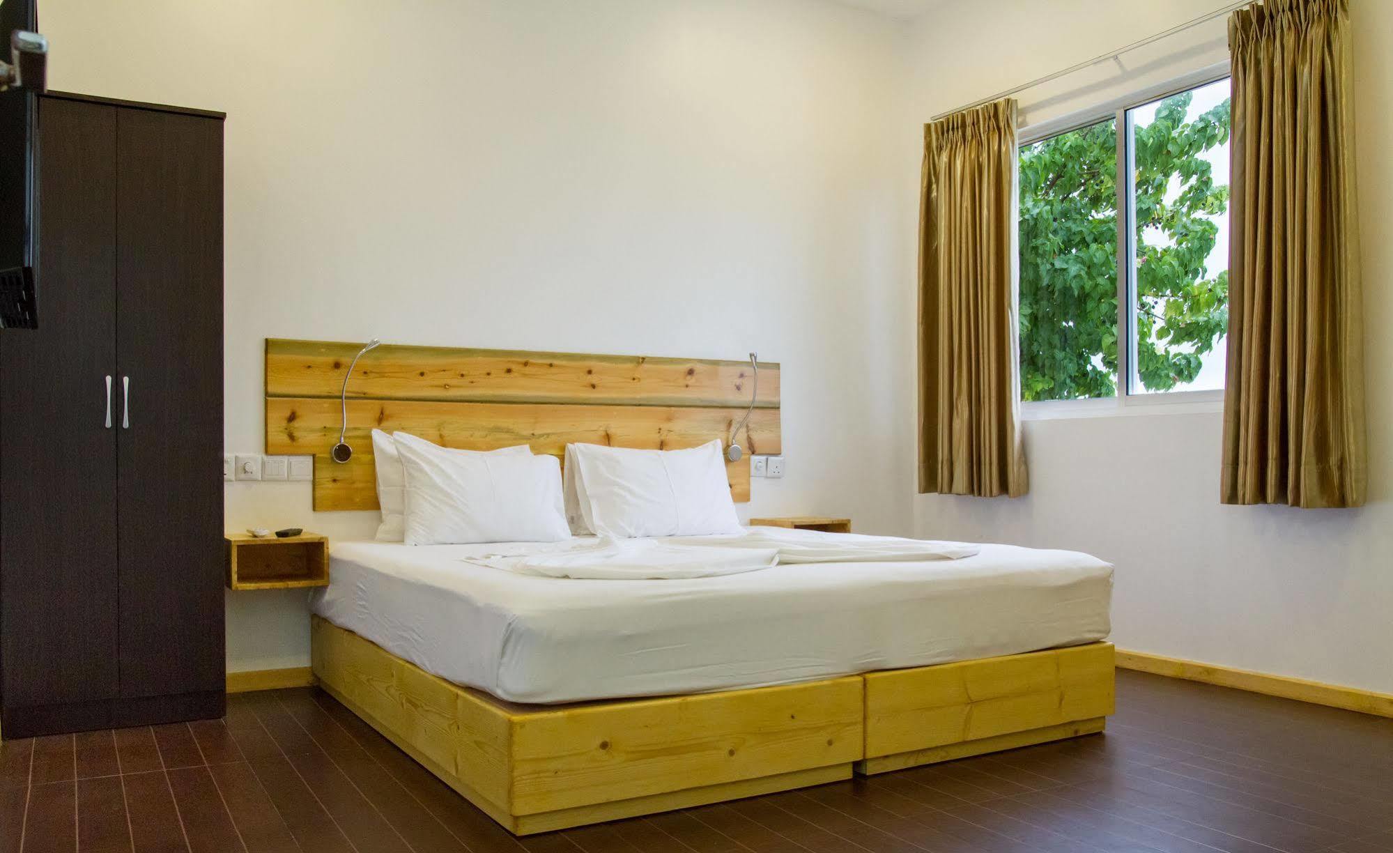Royal Pearl Inn Maafushi Eksteriør billede