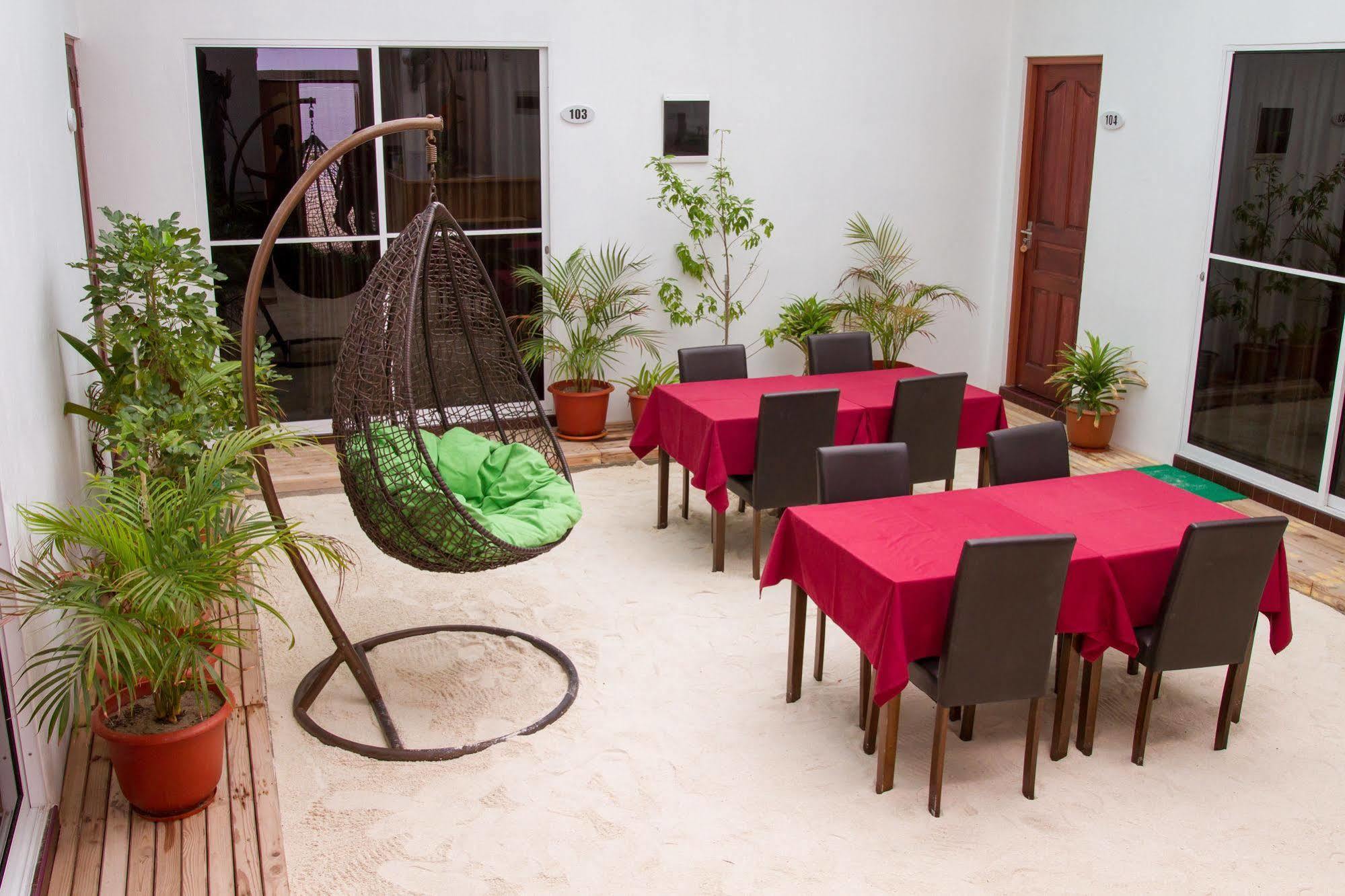Royal Pearl Inn Maafushi Eksteriør billede